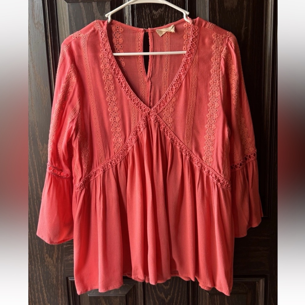 ALTER'D STATE Babydoll Top Crochet Bell Sleeve Peasant Boho Size Small S Coral